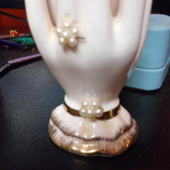 TILSO ... BUD VASE ... CERAMIC BUD VASE, HELD BY A HAND WITH RING AND BRACELET - Picture 9 of 9